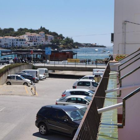 Hostal Marina Кадакес Экстерьер фото