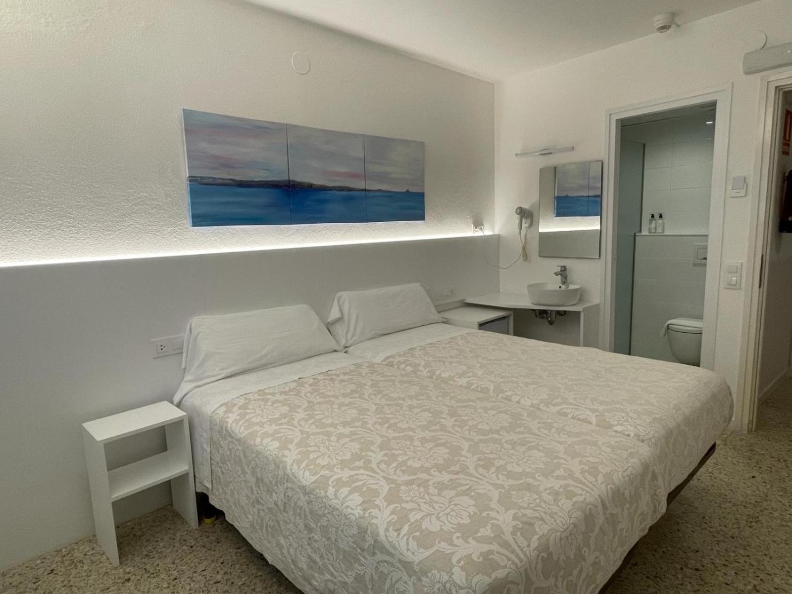 Hostal Marina Кадакес Экстерьер фото