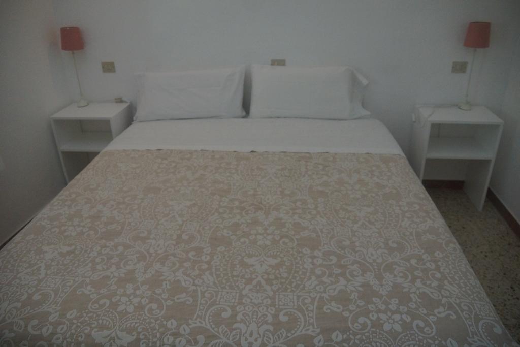 Hostal Marina Кадакес Экстерьер фото