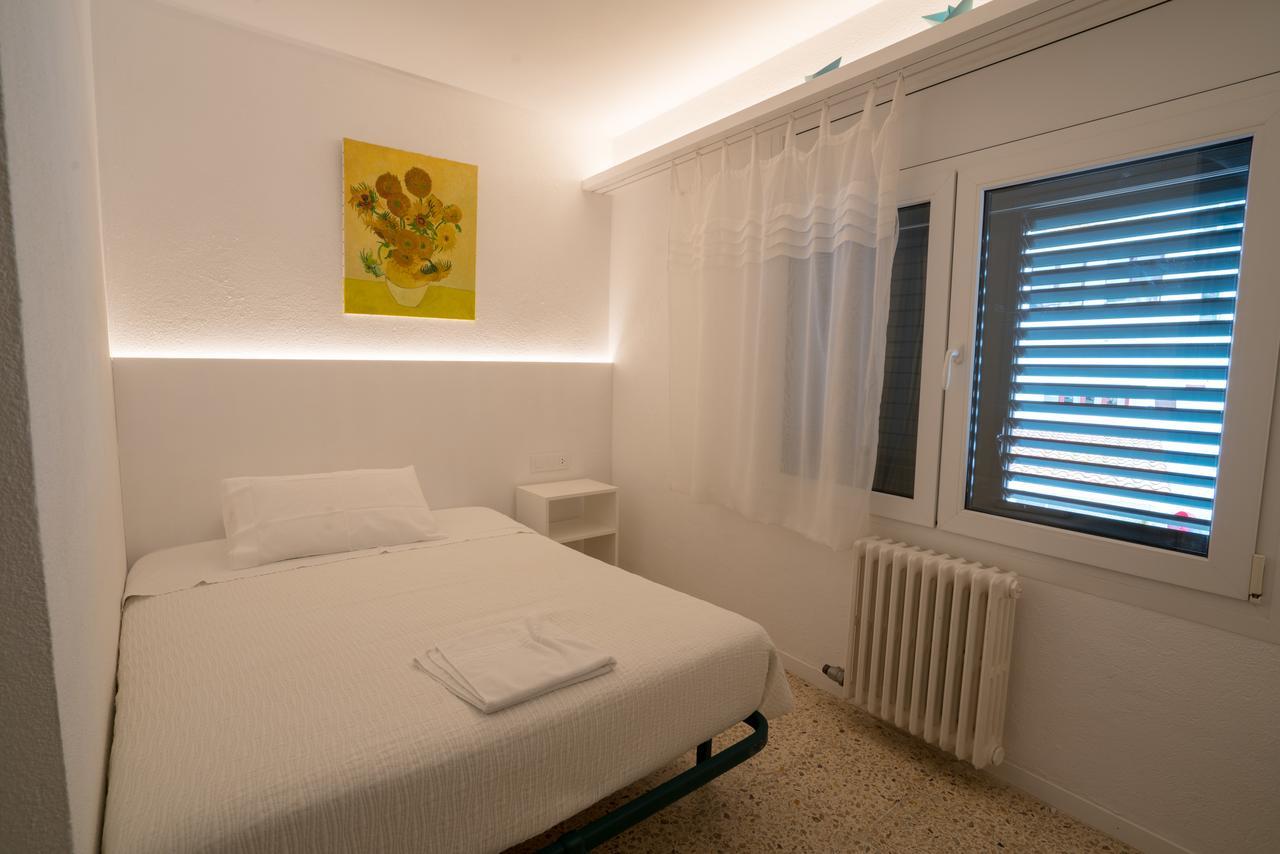 Hostal Marina Кадакес Экстерьер фото